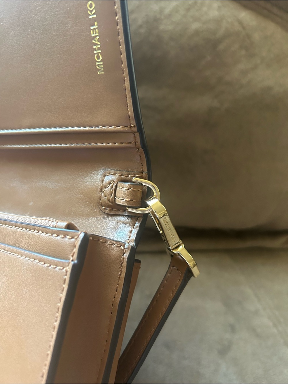 Michael Kors | Jet Set | Charm | Small Phone | Crossbody - Picture 11 of 16
